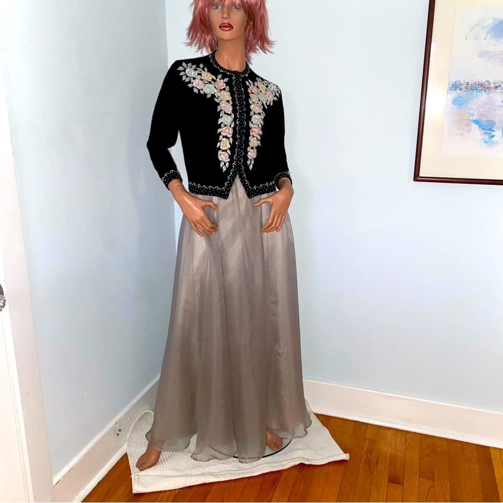 Laundry Silver Grey Silk Organza Fully Lined Skirt. NWOT.